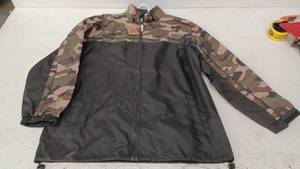 lot 11055 image: Cold Storage Foulweather Gear Jacket Medium Camo
