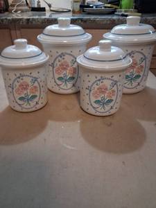 lot 4 image: 4-Piece Ceramic Covered Canister Set Blue Stripe Floral Design