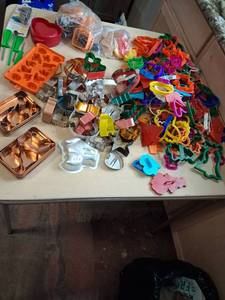 lot 9 image: Cookie Cutter Set Large Lot Plastic Metal Shapes Tools Molds