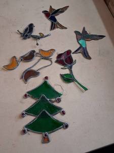 lot 11 image: Stained Glass Ornament Set 6 Piece Birds Flowers Christmas Tree