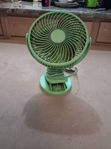lot 37 image: Small Desk Fan Corded Tilt-Adjustable Round Base Green