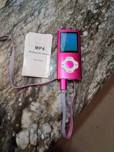 lot 42 image: MP4 Multimedia Player with TF Card Slot, MIC, USB, 3.5mm Headphone Jack