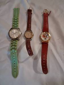 lot 67 image: Lot of 3 Watches with Leather Straps
