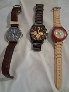 lot 68 image: Lot of 3 Watches Timex and Unbranded Models