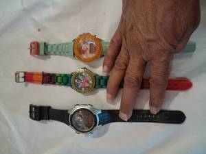 lot 70 image: three wristwatches lot.