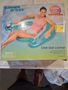 lot 87 image: Summer Waves Chill-Out Lounge 4 ft Inflatable Float 220 lbs