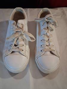 lot 91 image: Pair of White Lace-Up Canvas Sneakers