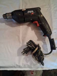 lot 110 image: SKILL Variable Speed Corded Drill with Chuck