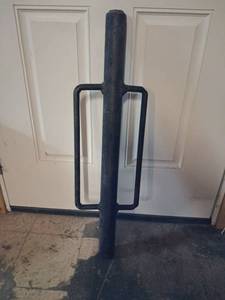lot 122 image: Garden Spade Shovel with D-Handle and Round Head