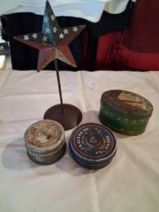 lot 133 image: Painted Star on Stand with 3 Advertising Tins Lot Spearmints Cracked Heels Camembert
