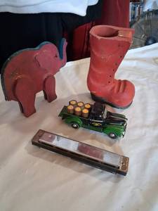 lot 140 image: John Deere Diecast Truck with Accessories Lot 4 Piece