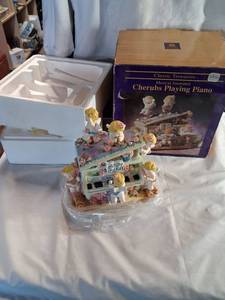 lot 148 image: Classic Treasures Musical Animated Cherubs Playing Piano