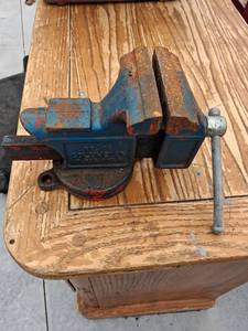 lot 169 image: 4 inch Bench Vise Made in U.S.A.