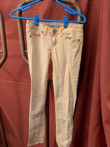 lot 24 image: Girls A�ropostale Skinny Jeans Peach size double zero