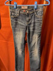 lot 26 image: Girls Chelsea Lowrise Super Skinny Size 10 Regular Jeans