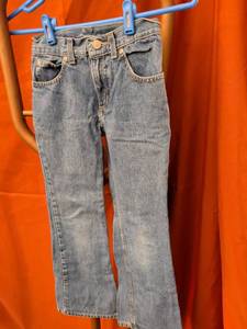 lot 32 image: Childrens Denim Jeans Blue Wash Flared Cut