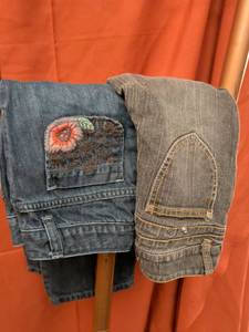 lot 41 image: Old Navy Childrens Jeans capris Size 10 Embroidered Pocket Details