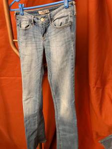 lot 43 image: Hollister California Womens Jeans Size 3L W26 L35