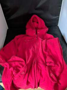 lot 106 image: SB Active Puffer Jacket LG Red