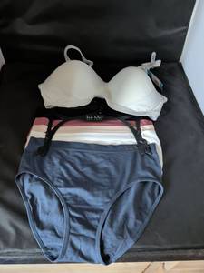 lot 118 image: Nicole Miller New York Bra Size M and Hanes Signature Panties Size M Lot