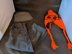 lot 133 image: Kids Clothing Lot 4 Items Gray Beanie Orange Knit Hat Blue Jeans