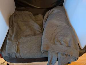 lot 144 image: Carhartt Sweatshirt Lot 2 Pieces Size Large