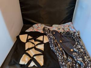 lot 145 image: Fashion Nova Womens Clothing Lot 4 Pieces Size L