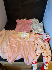 lot 150 image: Lot of 6 Baby Bodysuits and Clothing Items Infant Size