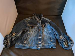 lot 154 image: Amethyst Childrens Denim Jacket Size S