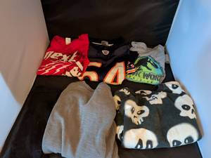 lot 159 image: Clothing Lot 6 Items T-Shirts Graphic Sports Theme