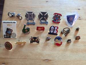 lot 178 image: Lot of 20 Military and Fraternal Organization Pins and Badges