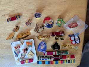 lot 182 image: Military Memorabilia Collection Lot Pins Badges Medals Ribbons