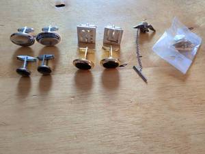 lot 184 image: Cufflinks and Tie Tack Lot 8 Pieces
