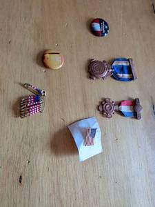 lot 187 image: Lot Military Medals Patriotic Pins Beaded Safety Pins American Flag
