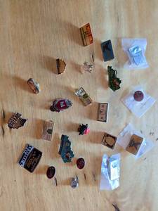 lot 188 image: Mixed Lot VFW Military Veterans Pins Badges Enamel Collectibles 20 Pieces