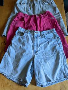 lot 213 image: Lot of 4 Denim Shorts Light Blue Pink Magenta