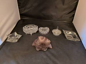 lot 222 image: Decorative Glassware Lot 6 Pieces