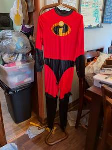 lot 240 image: Disney Pixar Incredibles 2 Costume Red Black Long Sleeve Size L