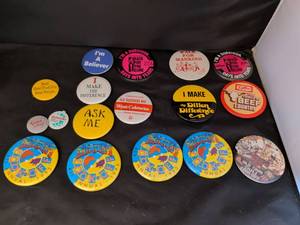 lot 264 image: Lot of 19 Promotional Buttons Pins Various Brands Events