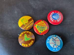 lot 265 image: Lot of 6 Baseball Team Pinback Buttons Cleveland Indians Boston Red Sox San Francisco Giants New York Mets Truman Barley