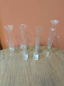 lot 275 image: Glass Bud Vase Set of 4 Fluted Ruffled Rim 7-10 Inches