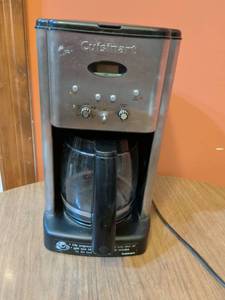 lot 278 image: Cuisinart Programmable Coffee Maker with Glass Carafe