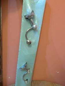 lot 280 image: Bathroom towel rod