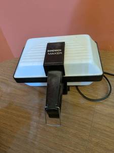 lot 282 image: Sandwich Maker with Interchangeable Plates