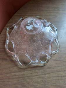 lot 283 image: Vintage hand blown clear glass bowl with Pulegoso bubbles and open work rim