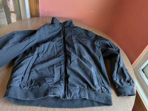 lot 293 image: Goodwear Puffy Jacket Navy Blue