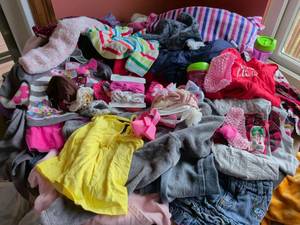 lot 302 image: Large lot of infant and toddler clothes