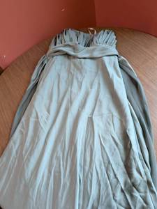 lot 308 image: Davids Bridal Womens Bridesmaid Dress Size 14 Perido 2007-1061