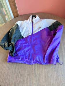 lot 312 image: Nike Colorblock windbreaker Jacket White Purple Black