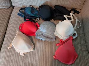 lot 317 image: Lot of 8 Assorted Bras Multiple Colors Sizes 34 A  34 B